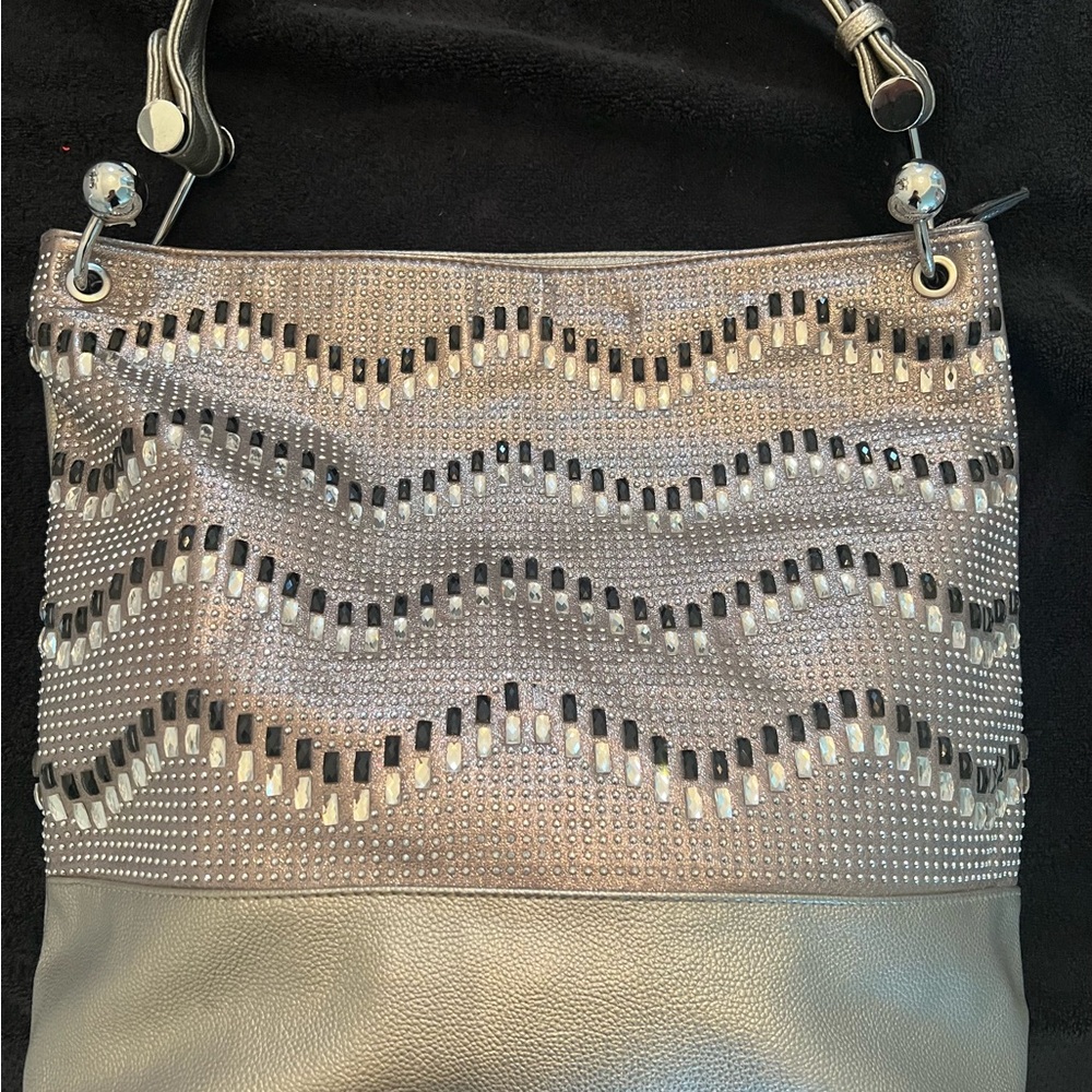 Elegant Silver and Black Women's  Bag for a conceal carry lady.